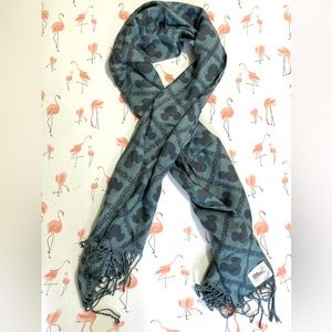 NWOT 🌟 Disney Mickey Ears Scarf with Fringe
